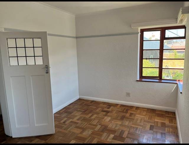 2 BEDROOM PROPERTY TO RENT IN FISH HOEK